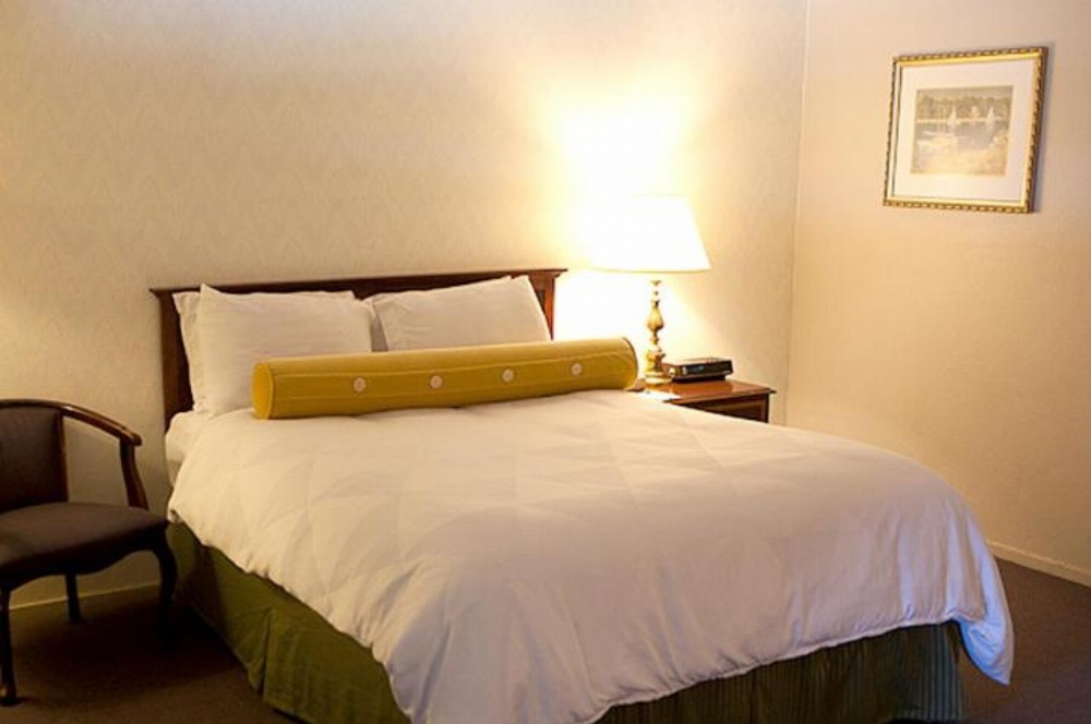 Suite with Lake View