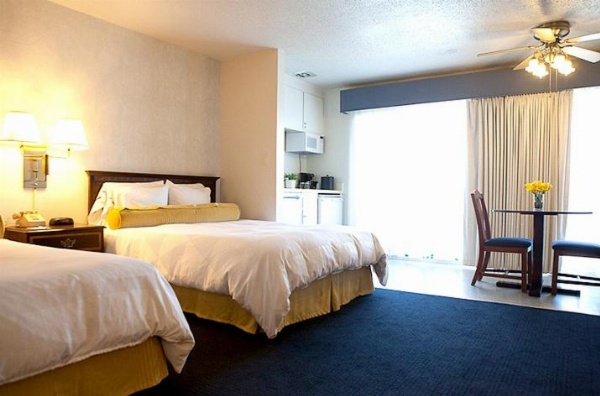 Coral Reef Inn & Condo Suites image 5