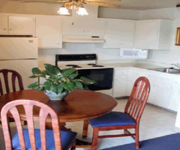 Coral Reef Inn & Condo Suites image 7